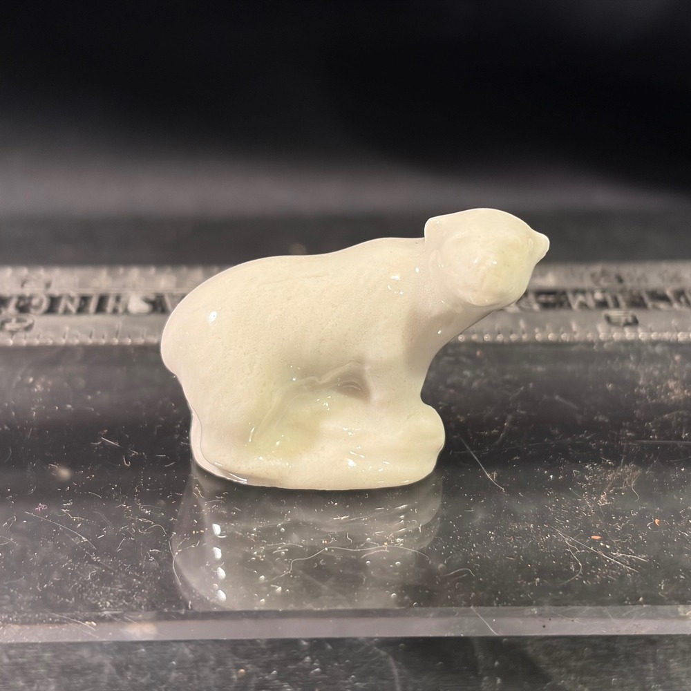 Wade England Whimsies Polar Bear Miniature Porcelain Animal Figurine Cream